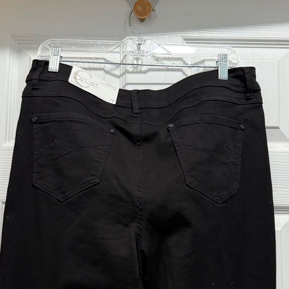 Cato Women's Black Skinny Jeans - Picture 3 of 3